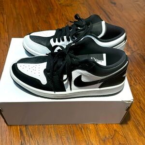 Women’s Air Jordan 1 low SE